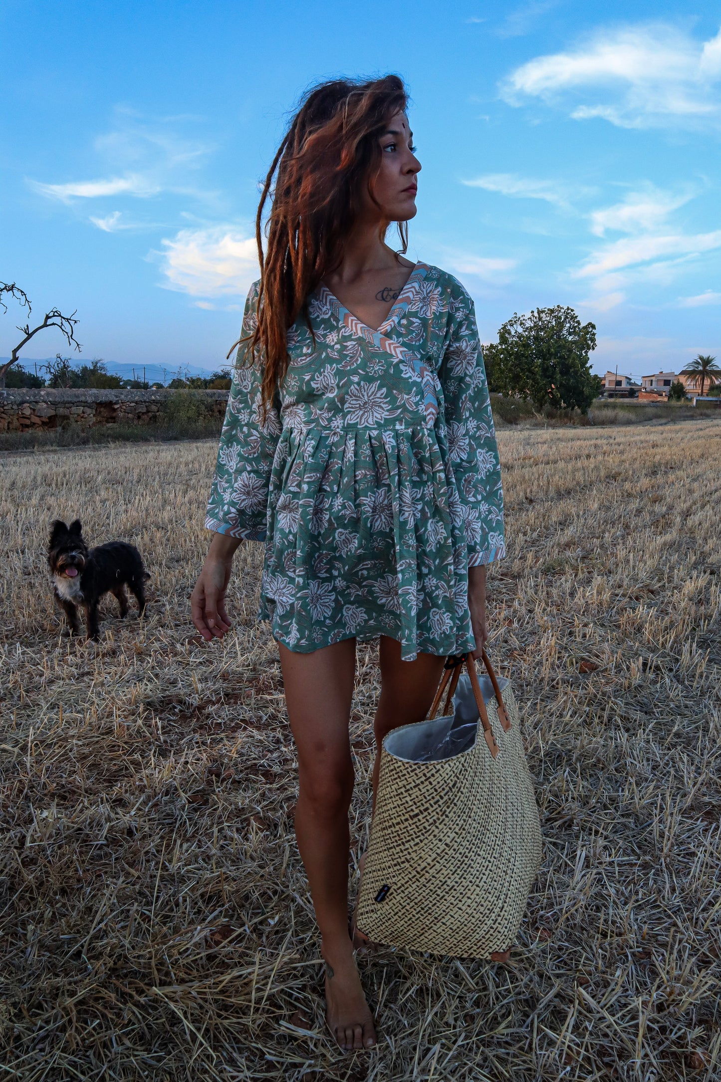 Kurzes Agyeya-Kleid
